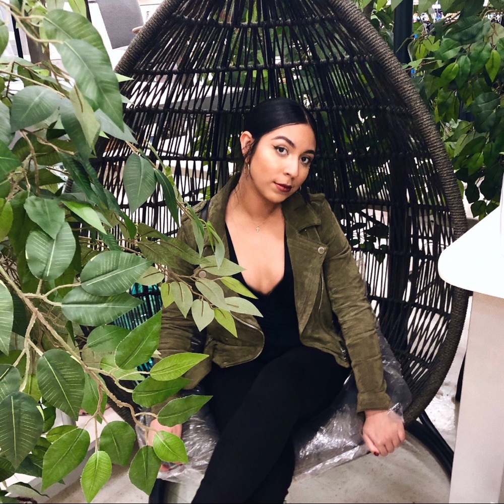 Meet your Posher, Hazel